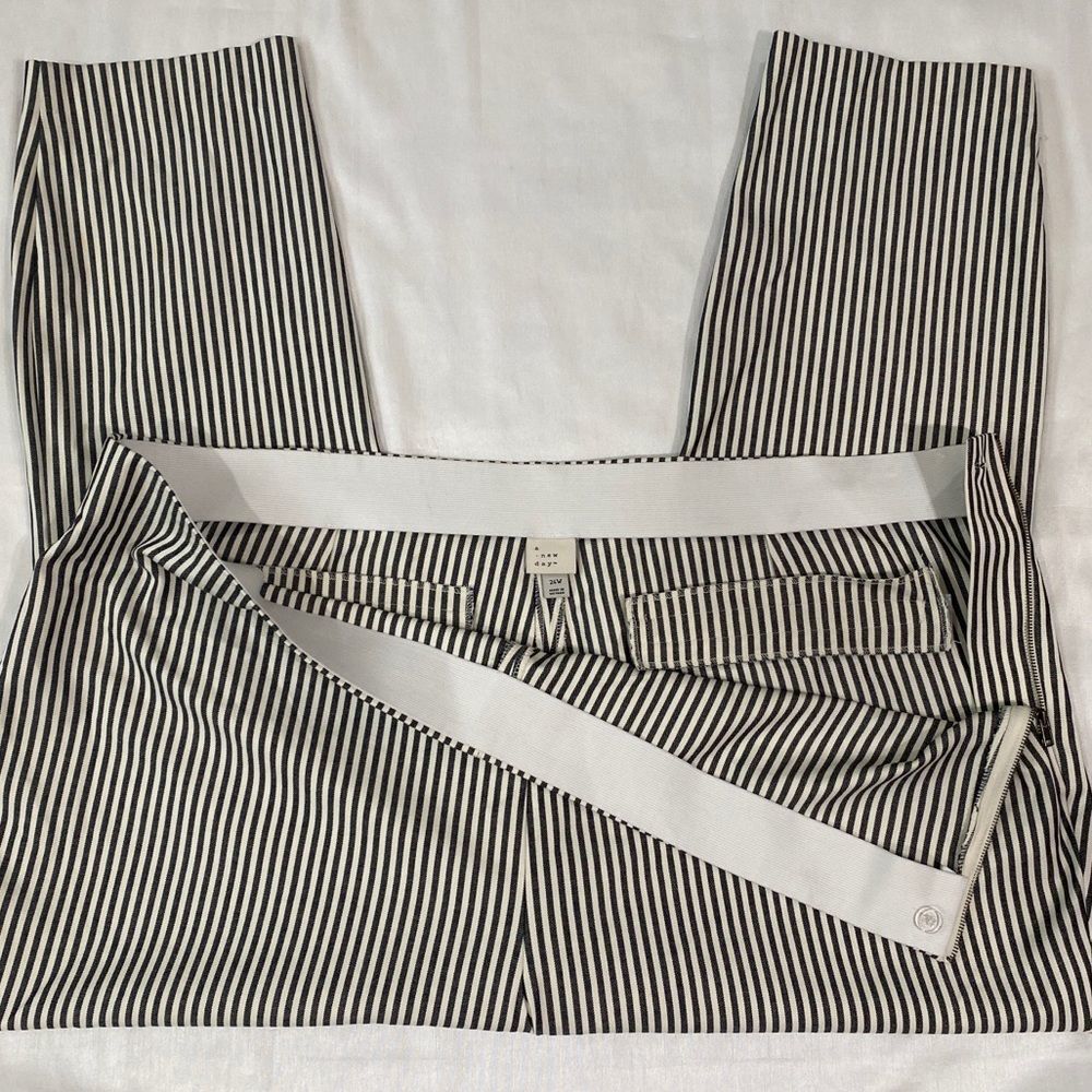 A New Day Black/White Striped Women's High-Rise Skinny Ankle Pants Size 24W